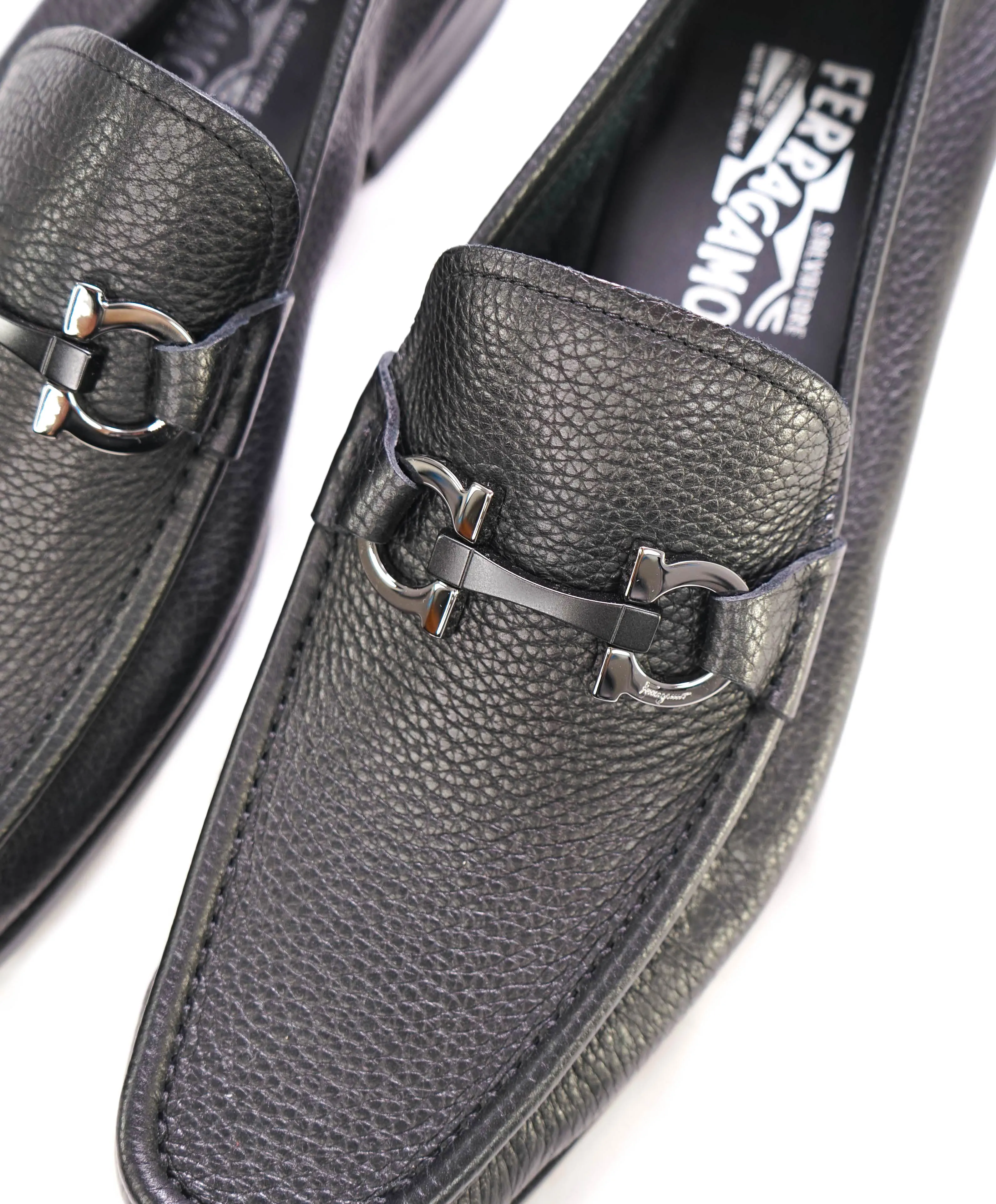 $850 SALVATORE FERRAGAMO - “GRANDIOSO" Gancini Bit Loafer Black Leather - 9 EE