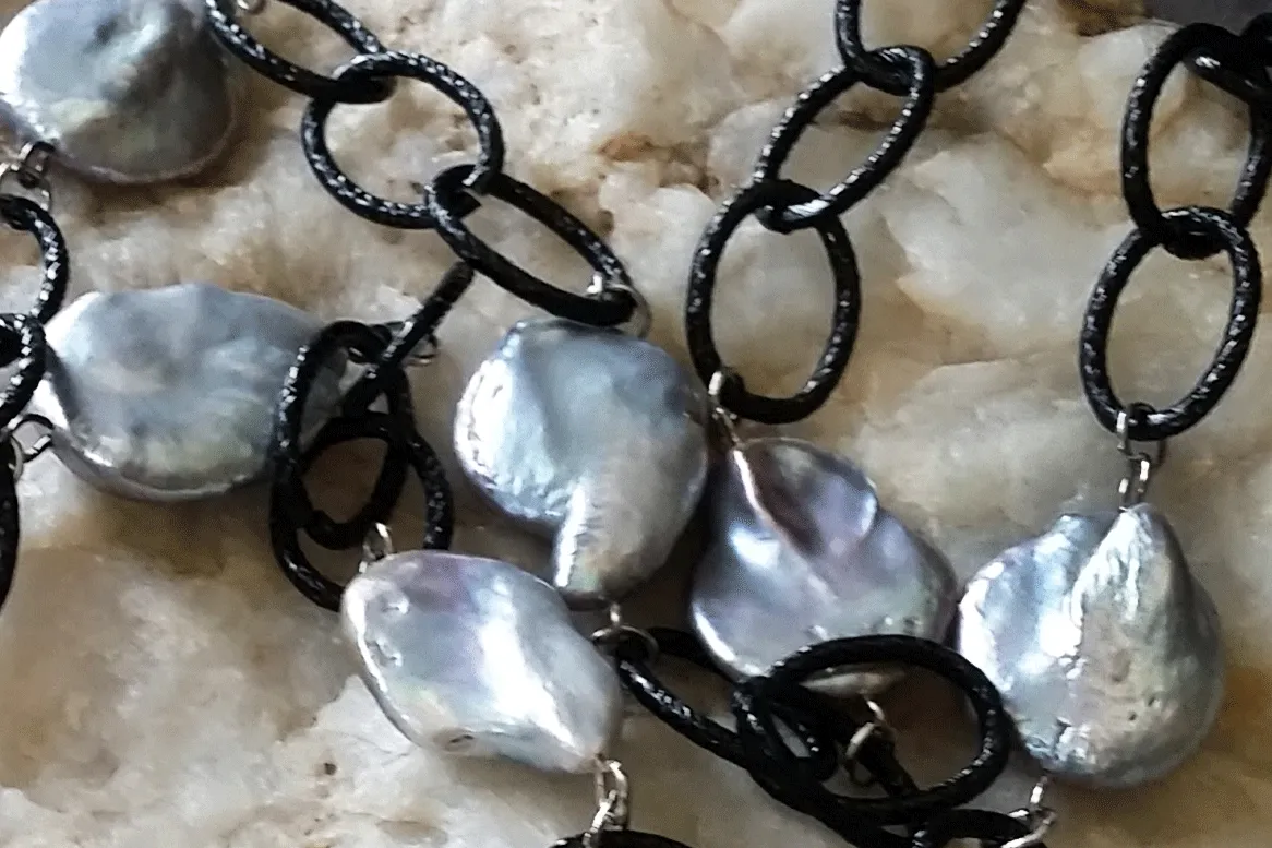 Black Mamba / Designer Jewelry Long Necklace Elegant Jewelry Exotic Black Chain Pearl Necklace Long Chain Necklace Gift for Momen