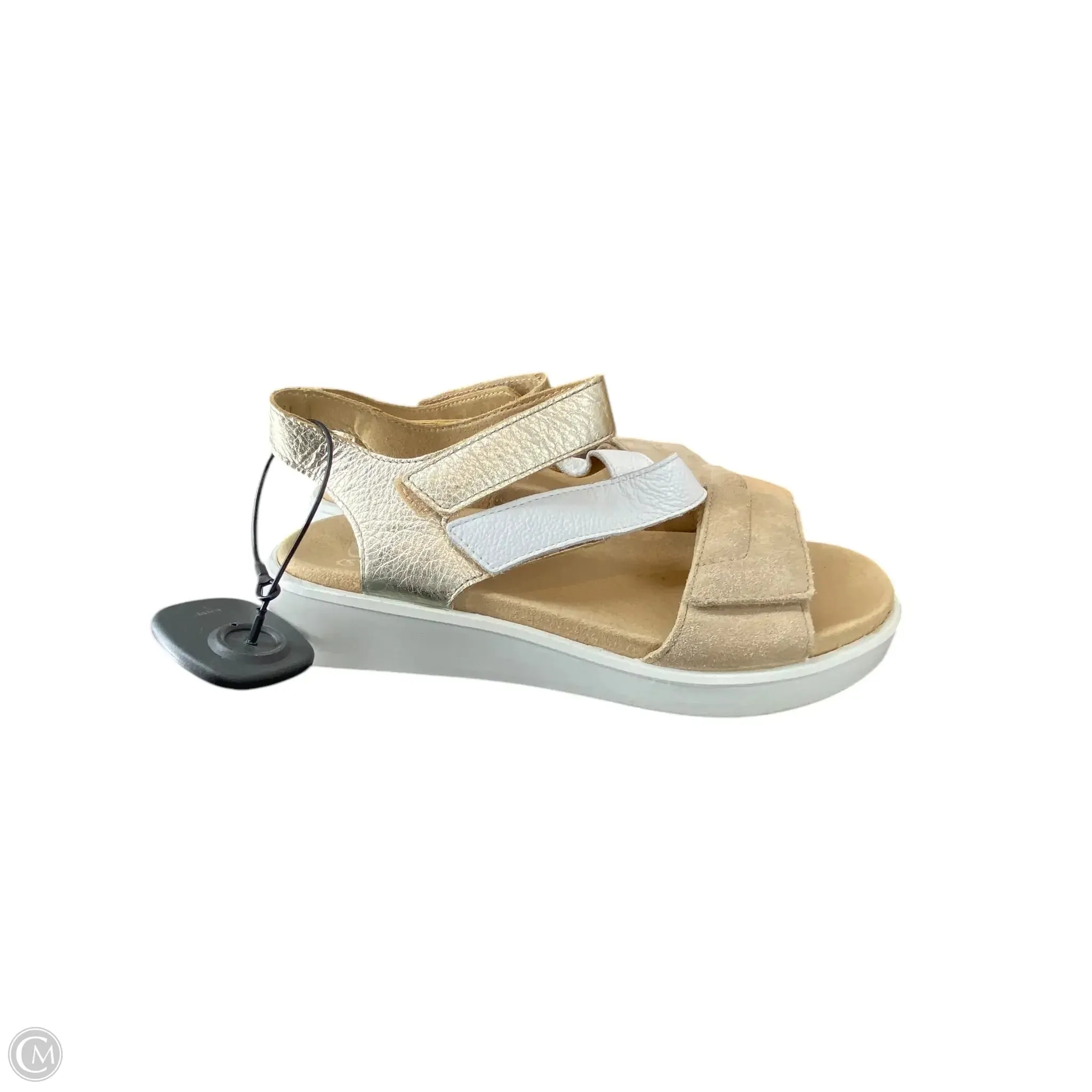 Sandals Flats By Clothes Mentor In Tan & White, Size: 6