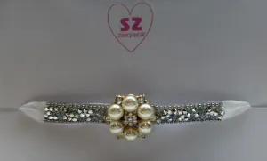 Silver and White Bunwrap