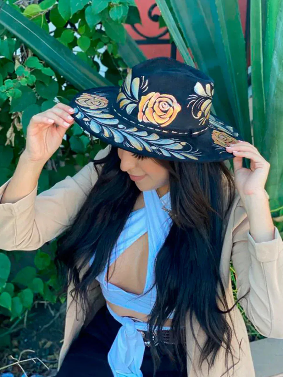 Sombrero Artesanal Floral Pintado a Mano de Piel Gamuza para Mujer 'Mexico Artesanal' - ID: 603737