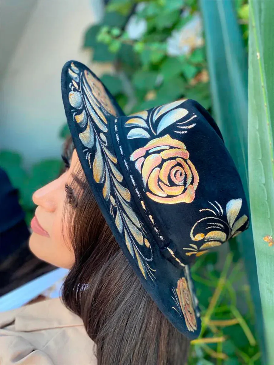 Sombrero Artesanal Floral Pintado a Mano de Piel Gamuza para Mujer 'Mexico Artesanal' - ID: 603737