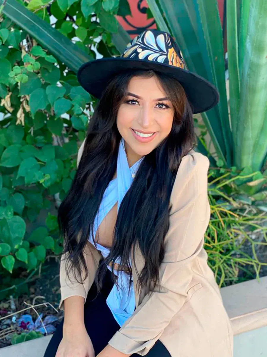 Sombrero Artesanal Floral Pintado a Mano de Piel Gamuza para Mujer 'Mexico Artesanal' - ID: 603737