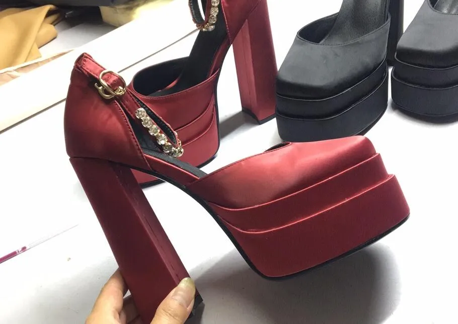 Square Head Hollow Foot Nude Rhinestone Chain Catwalk Sandals