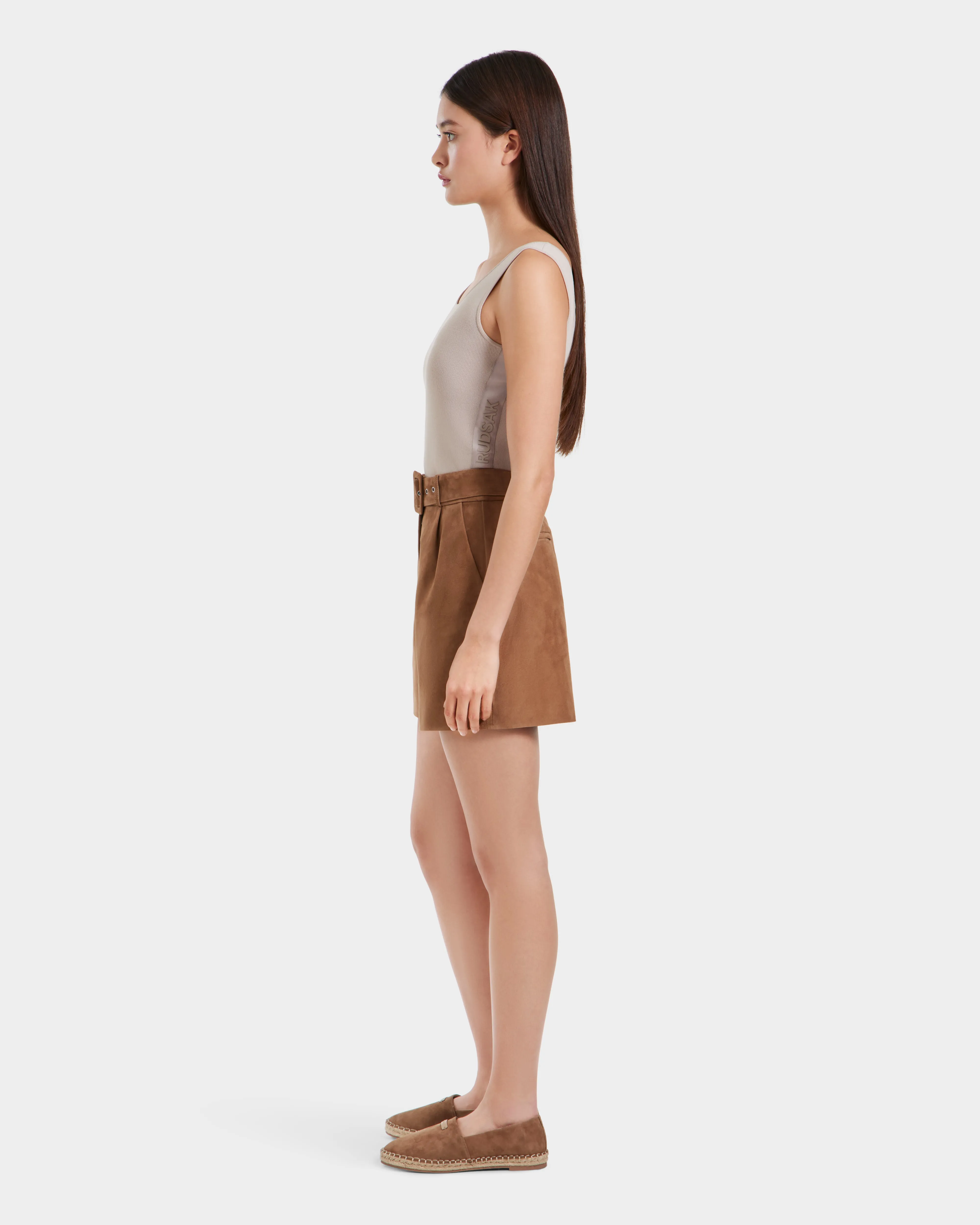 TERRIE SU - 8525053 Almond