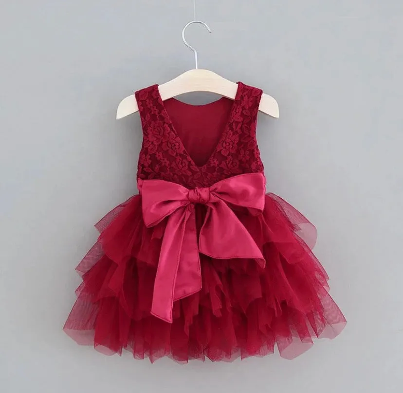 The Aranza Sleeveless Lace Dress
