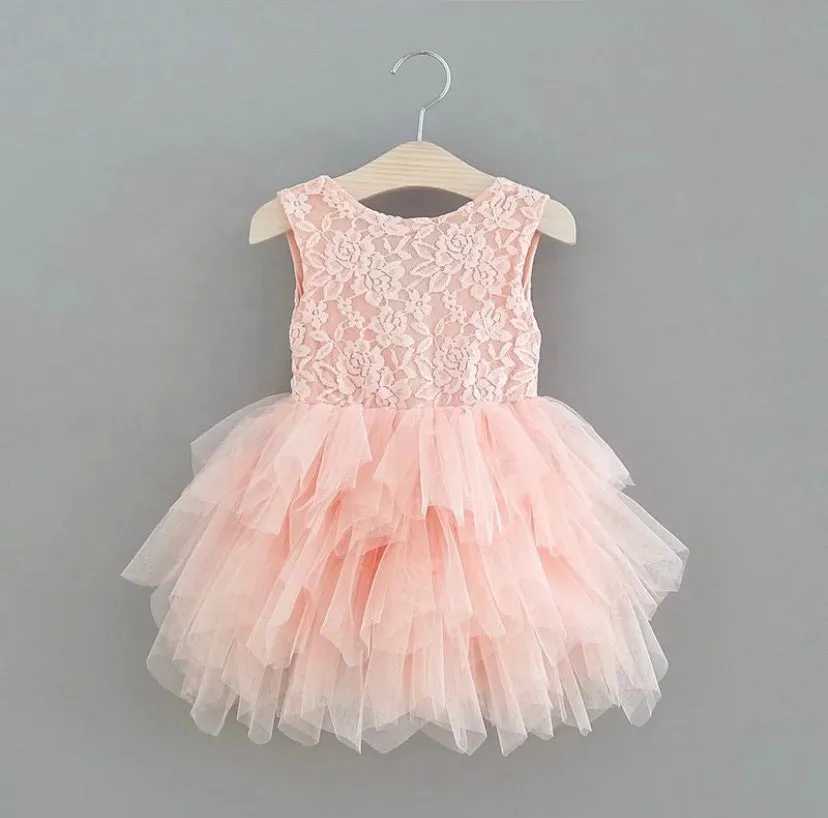 The Aranza Sleeveless Lace Dress