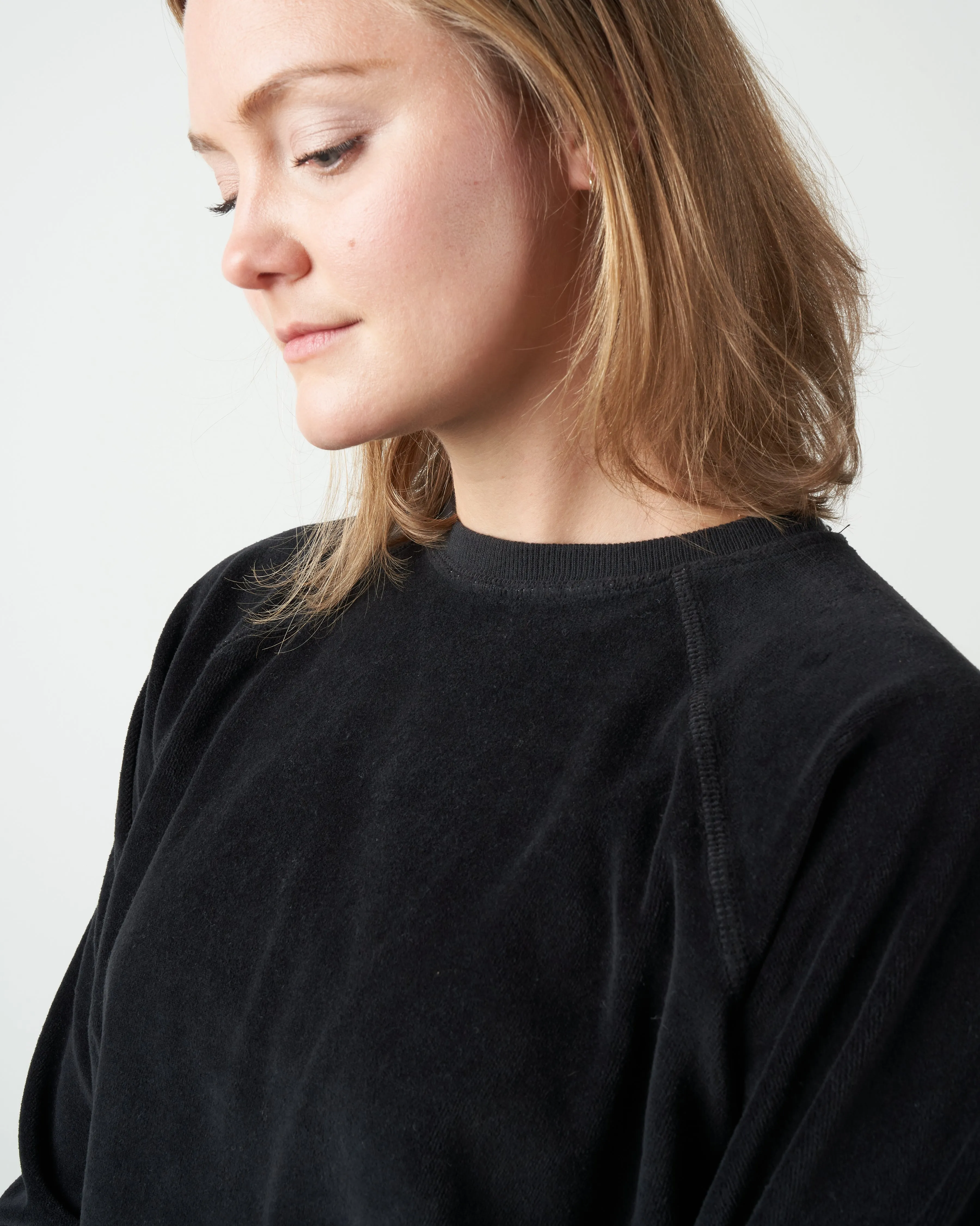 the velour shrunken sweatshirt - almost black