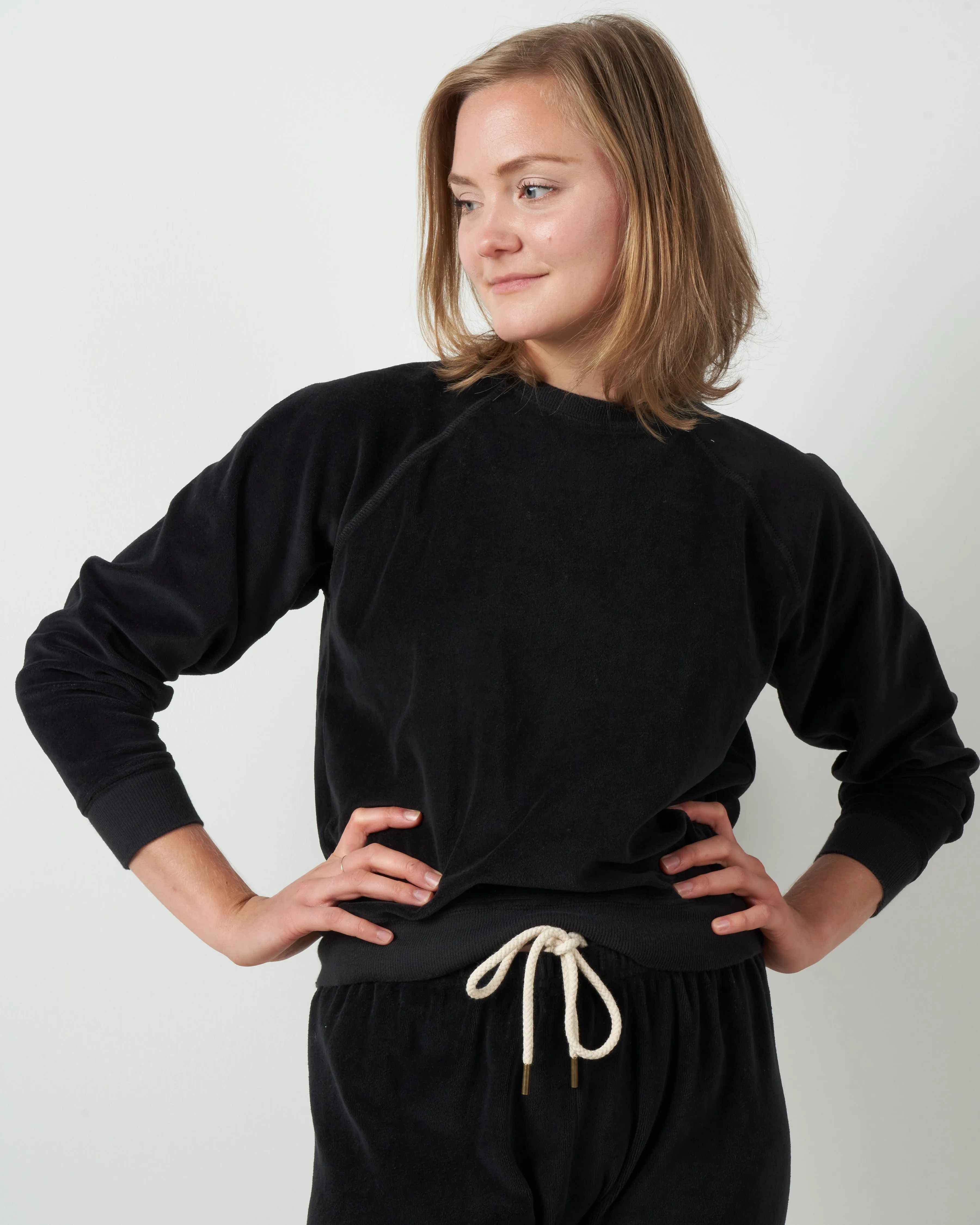the velour shrunken sweatshirt - almost black