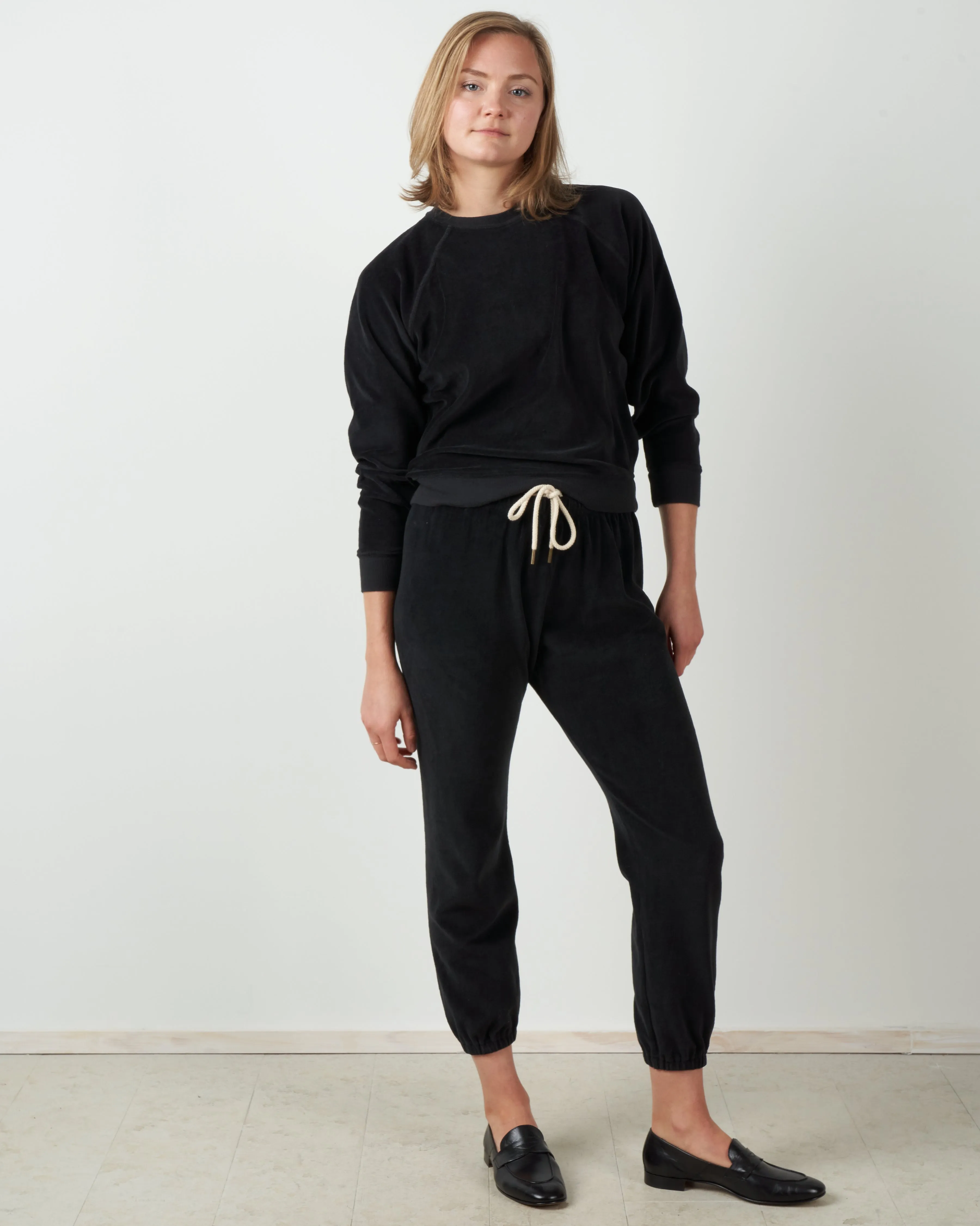 the velour shrunken sweatshirt - almost black