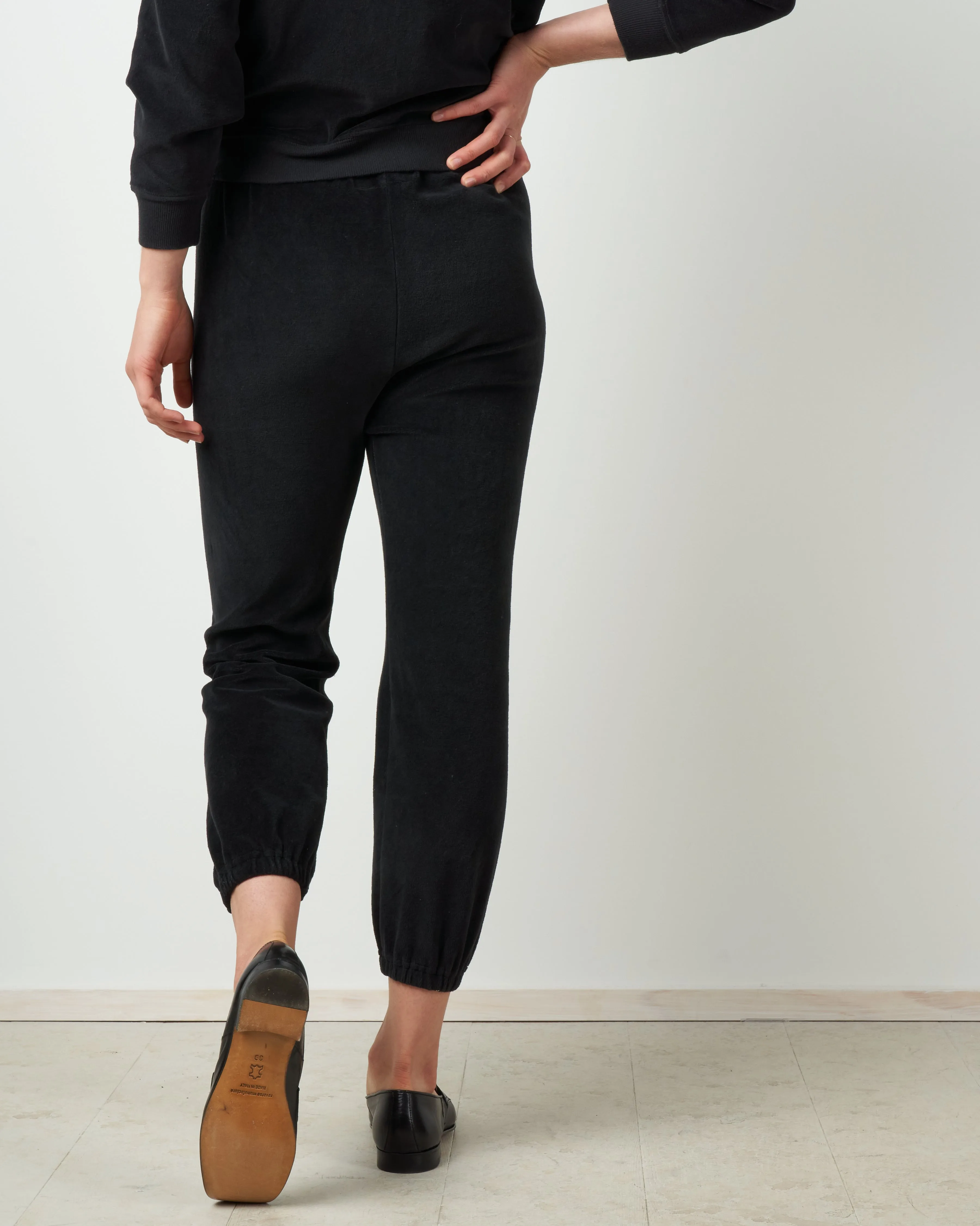 the velour stadium sweatpant - almost black